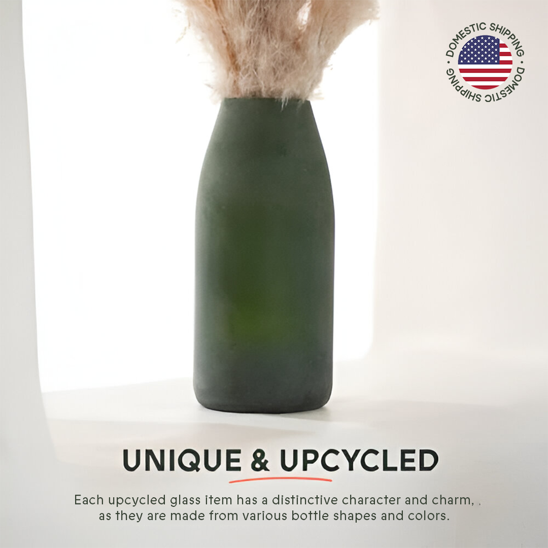 Vase en verre vert fabriqué à partir de bouteilles de Champagne | Finition mate | Décor à la maison durable et recyclé