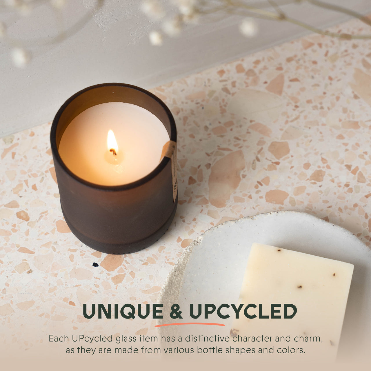 Bougie parfumée biologique « Forêt mystérieuse » - Récipient en verre 100 % recyclé - Temps de combustion 18/20 heures